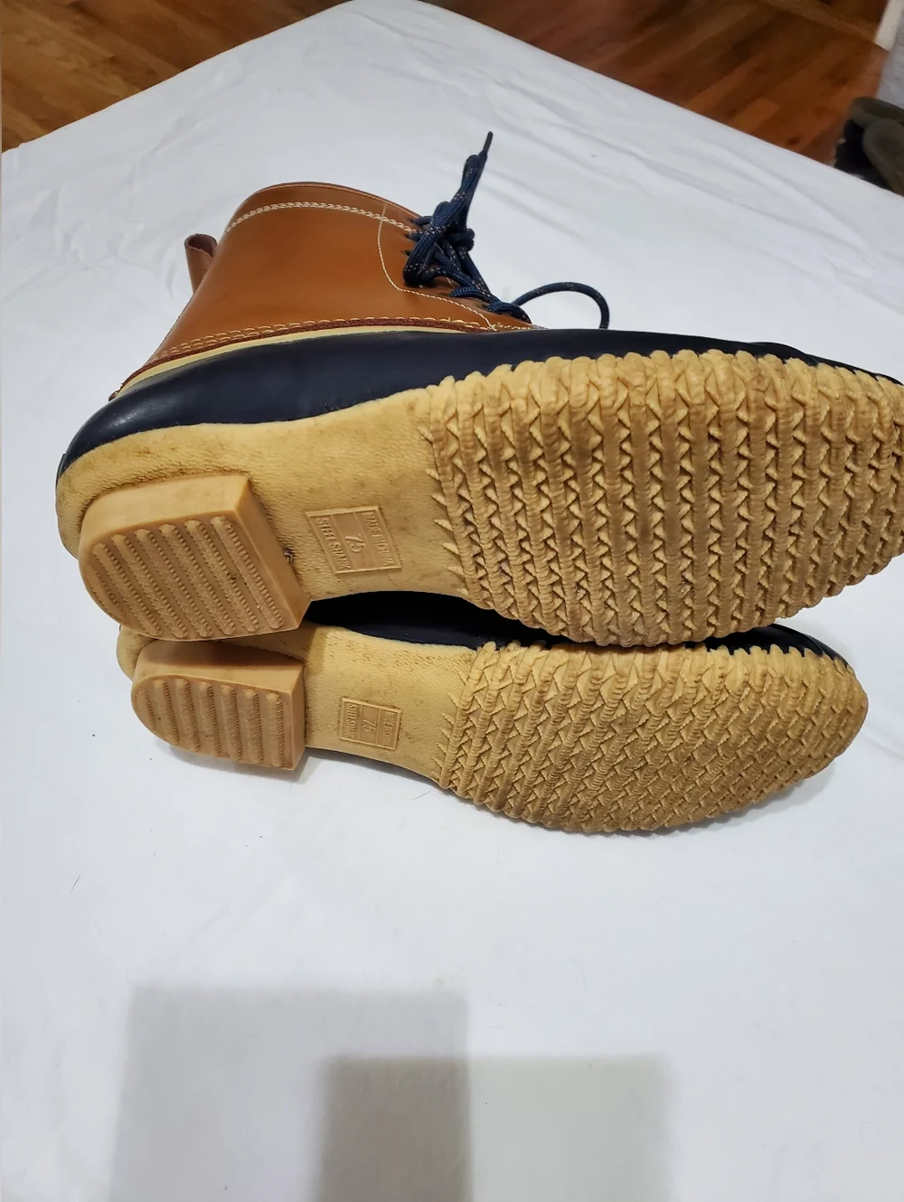 Lands End Duck Boots Womens 7.5 Waterproof Rain Boots Brown Navy Lace Up Classic - Picture 3 of 4